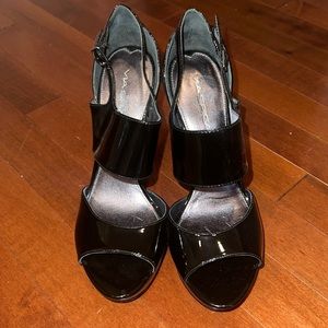Via Spiga Black Patent Learher Heels Size 8